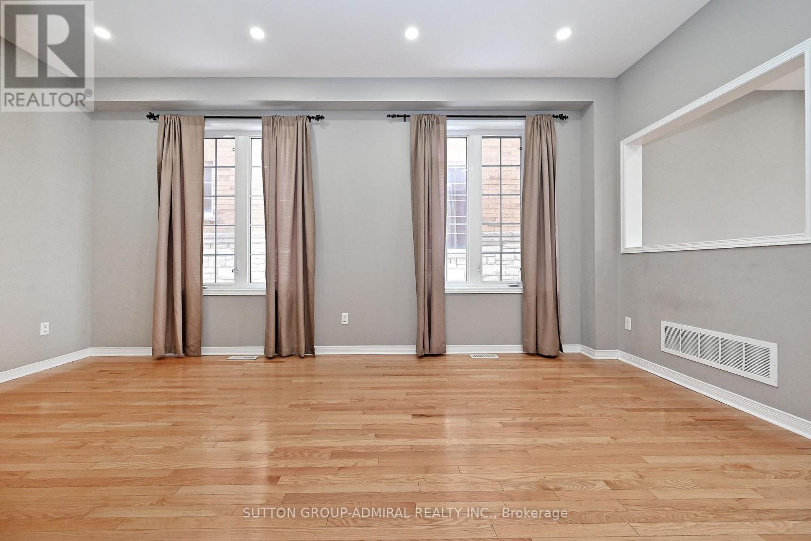 41 Big Hill Crescent, Vaughan, Ontario  L6A 4S1 - Photo 5 - N12662156