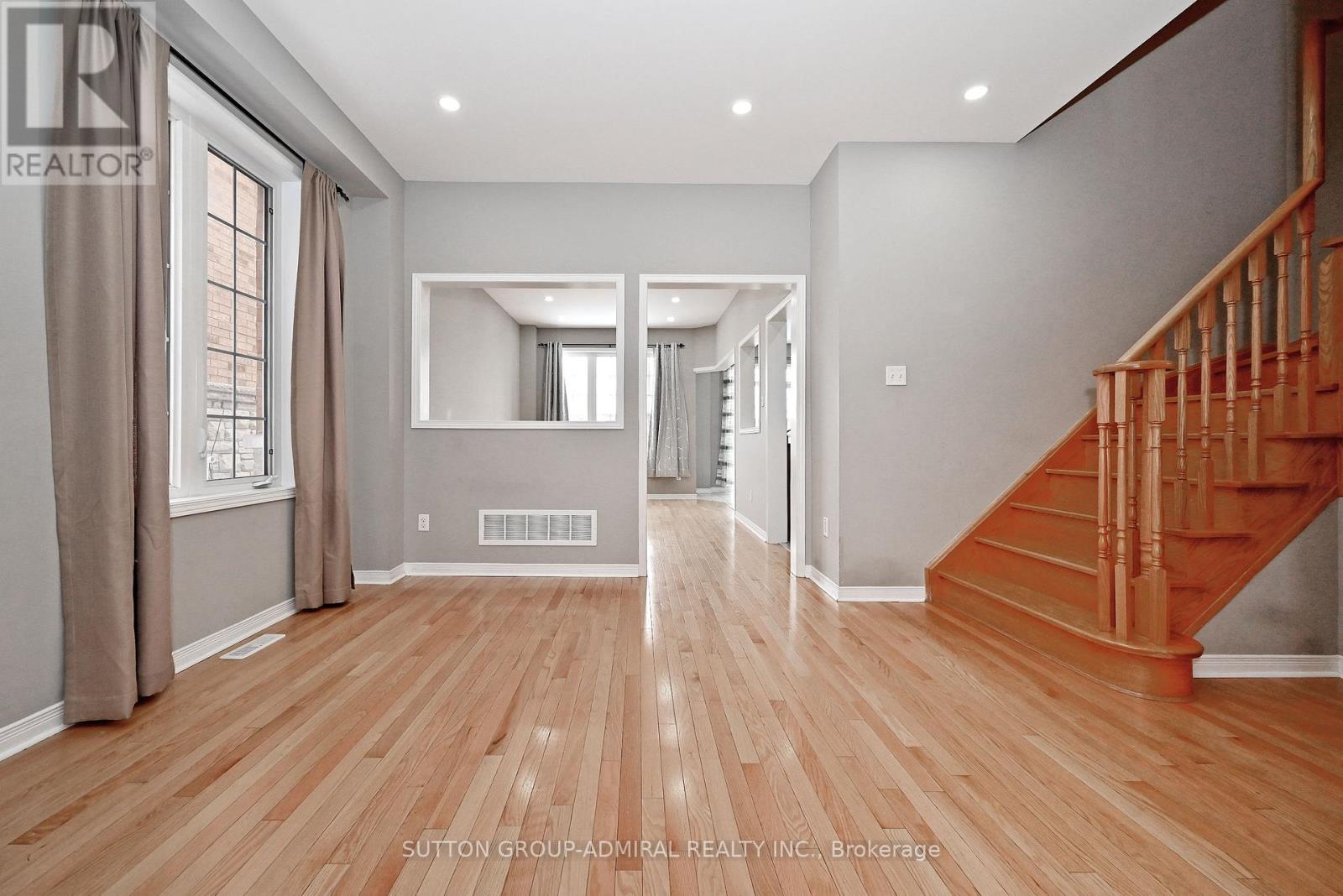 41 Big Hill Crescent, Vaughan, Ontario  L6A 4S1 - Photo 7 - N12662156