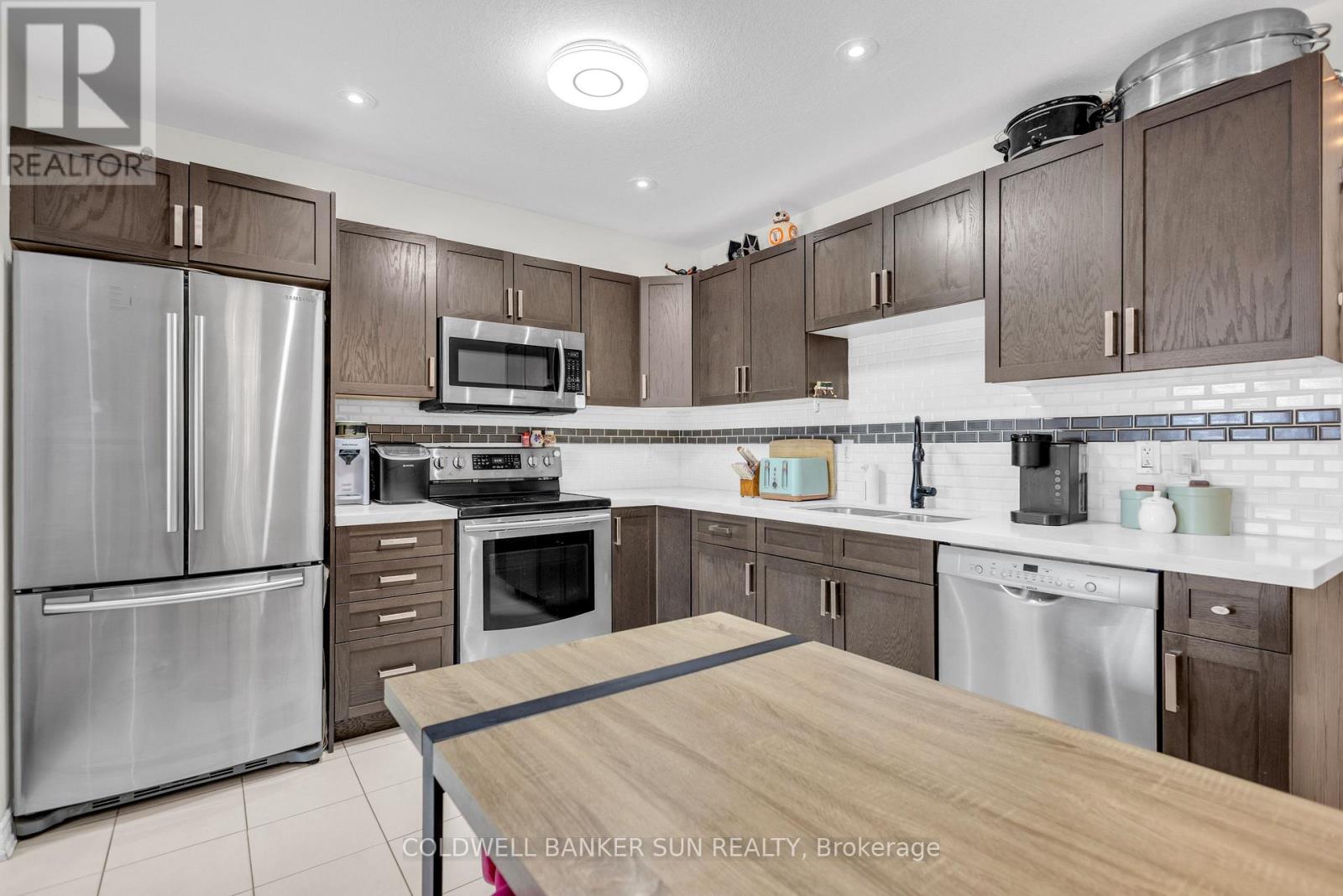 254 Hutchinson Drive, New Tecumseth, Ontario  L9R 0P9 - Photo 8 - N12662160