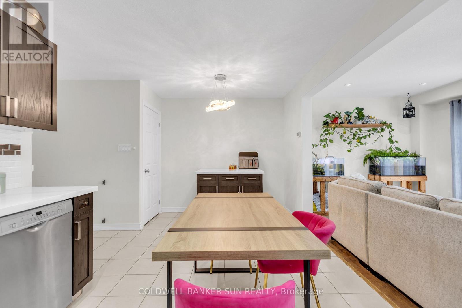 254 Hutchinson Drive, New Tecumseth, Ontario  L9R 0P9 - Photo 9 - N12662160