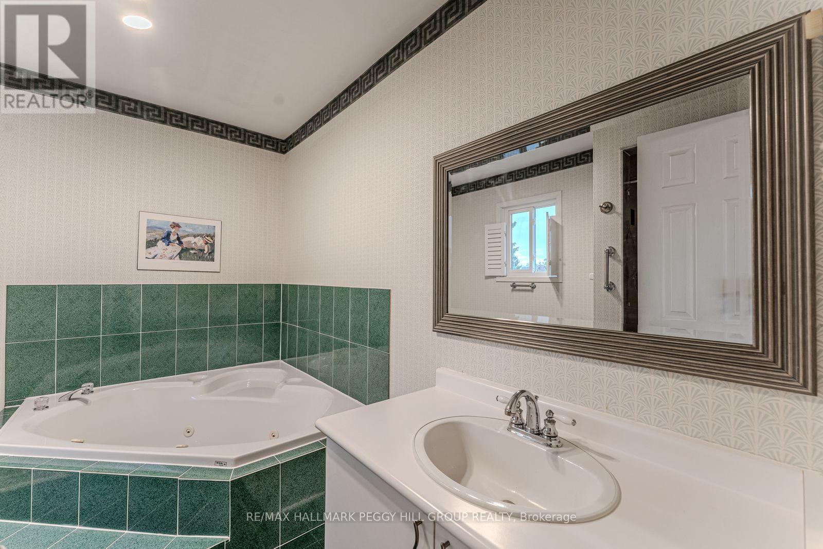 44 Cardinal Street, Barrie, Ontario  L4M 6C9 - Photo 10 - S12662112