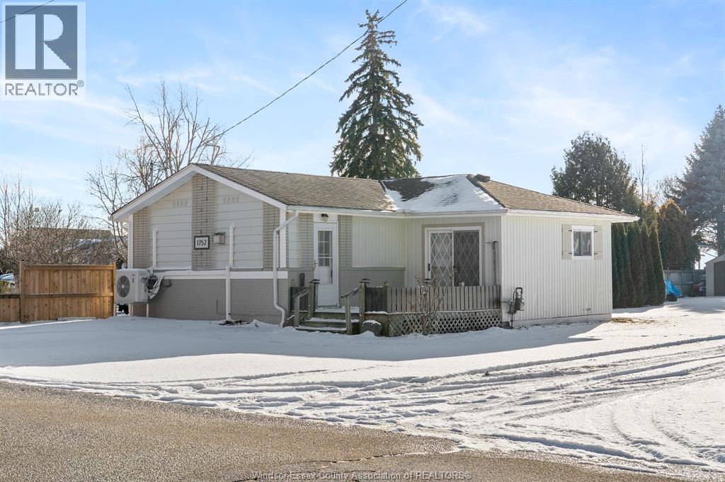 MLS# 26000127: 1752 Erie AVENUE, Amherstburg, Canada