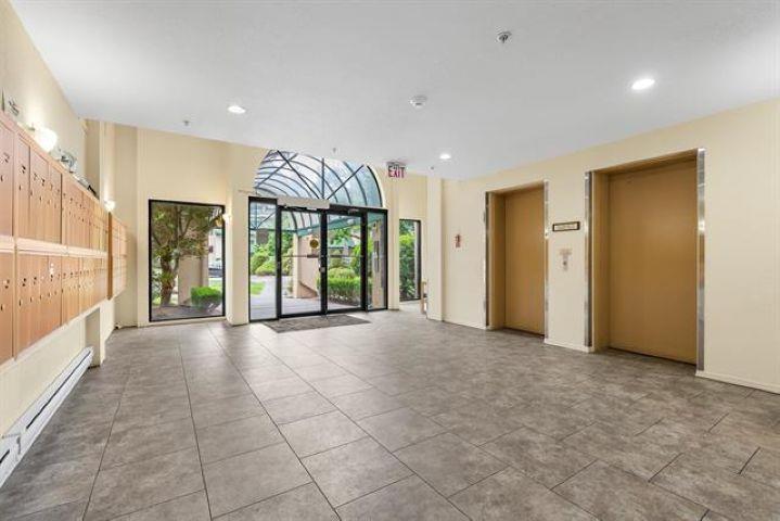 306 2964 Trethewey Street, Abbotsford, British Columbia  V2T 6P4 - Photo 3 - R3075067