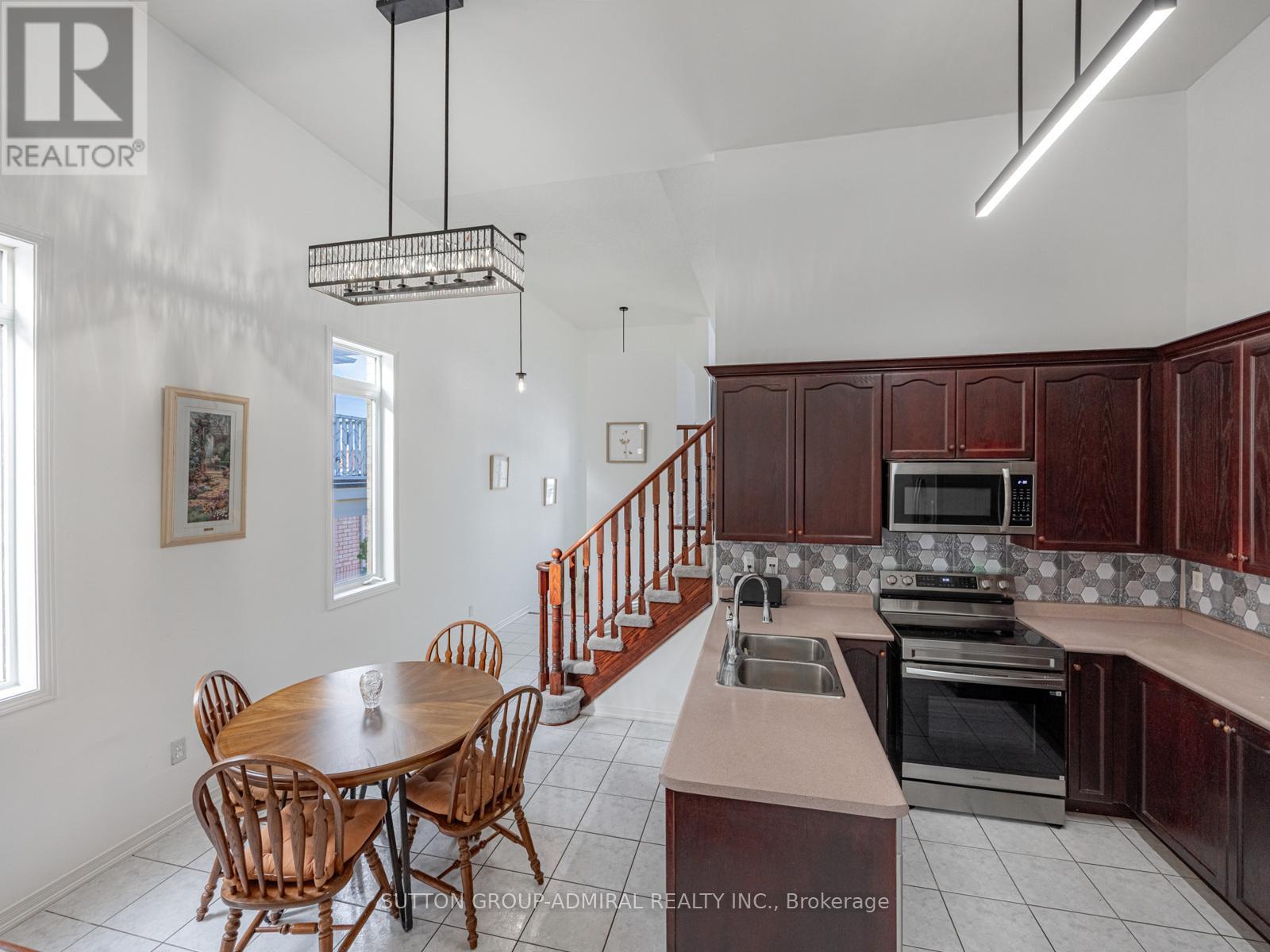 101 River Rock Crescent, Brampton, Ontario  L7A 2W4 - Photo 7 - W12662106