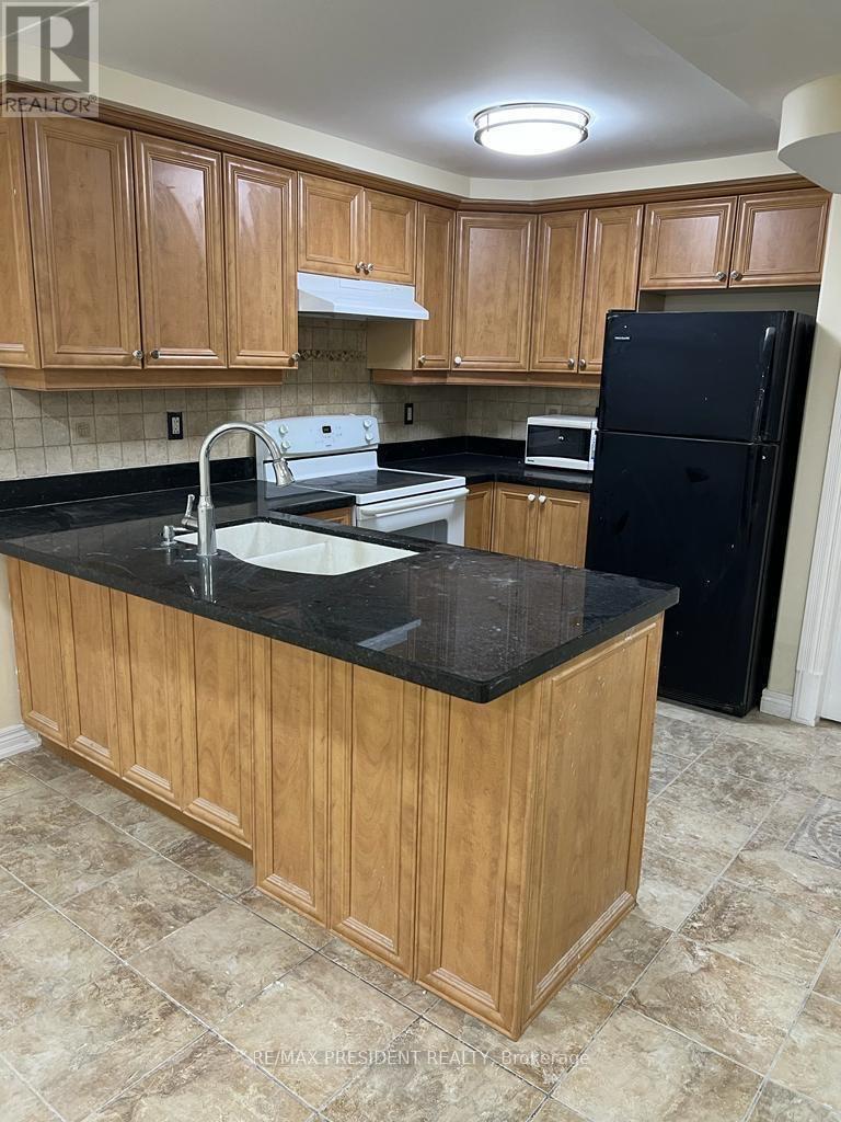 111 Sandmere Avenue, Brampton, Ontario  L6Z 4A5 - Photo 1 - W12662138