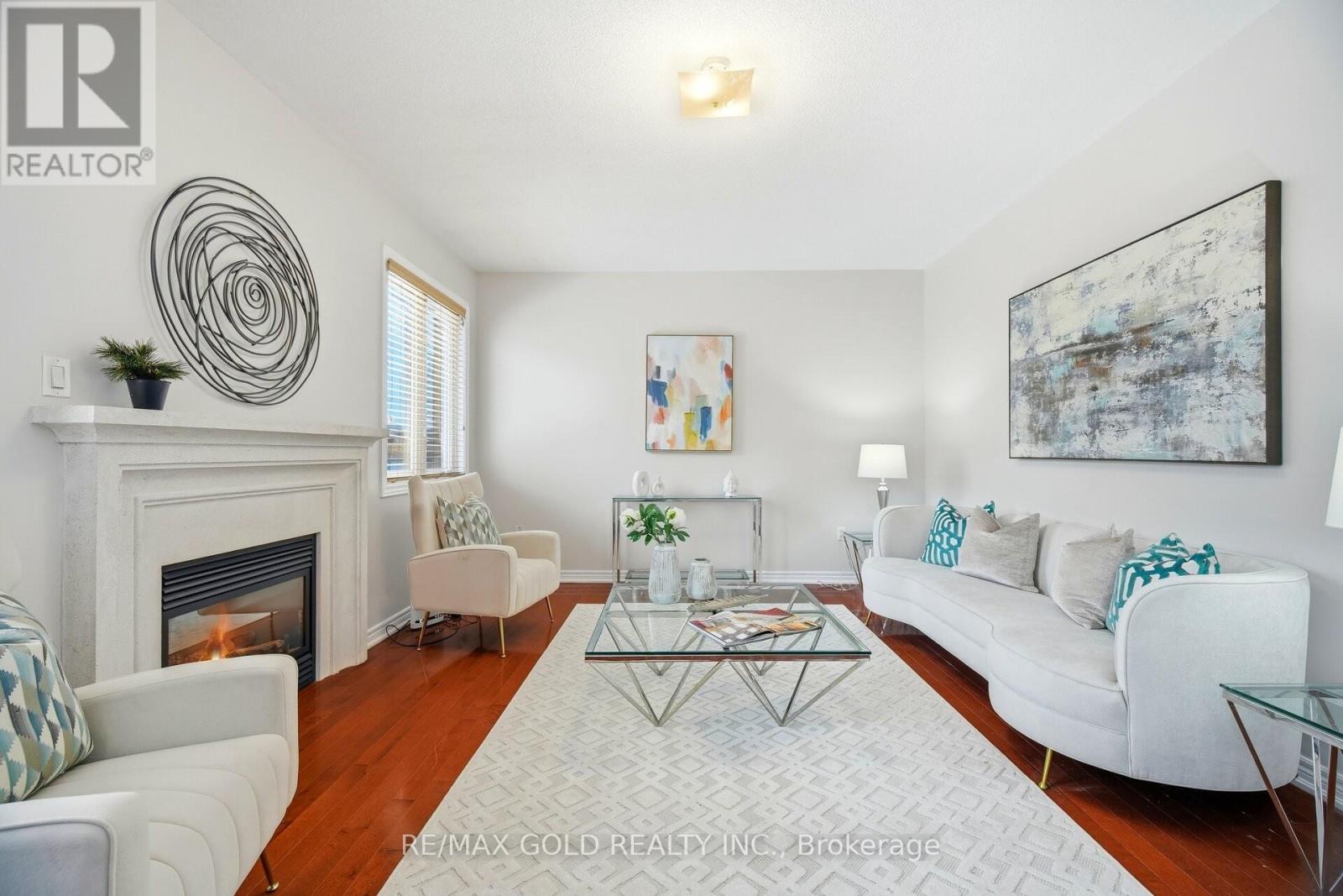 27 Drummondville Drive, Brampton, Ontario  L6P 3S5 - Photo 12 - W12662148