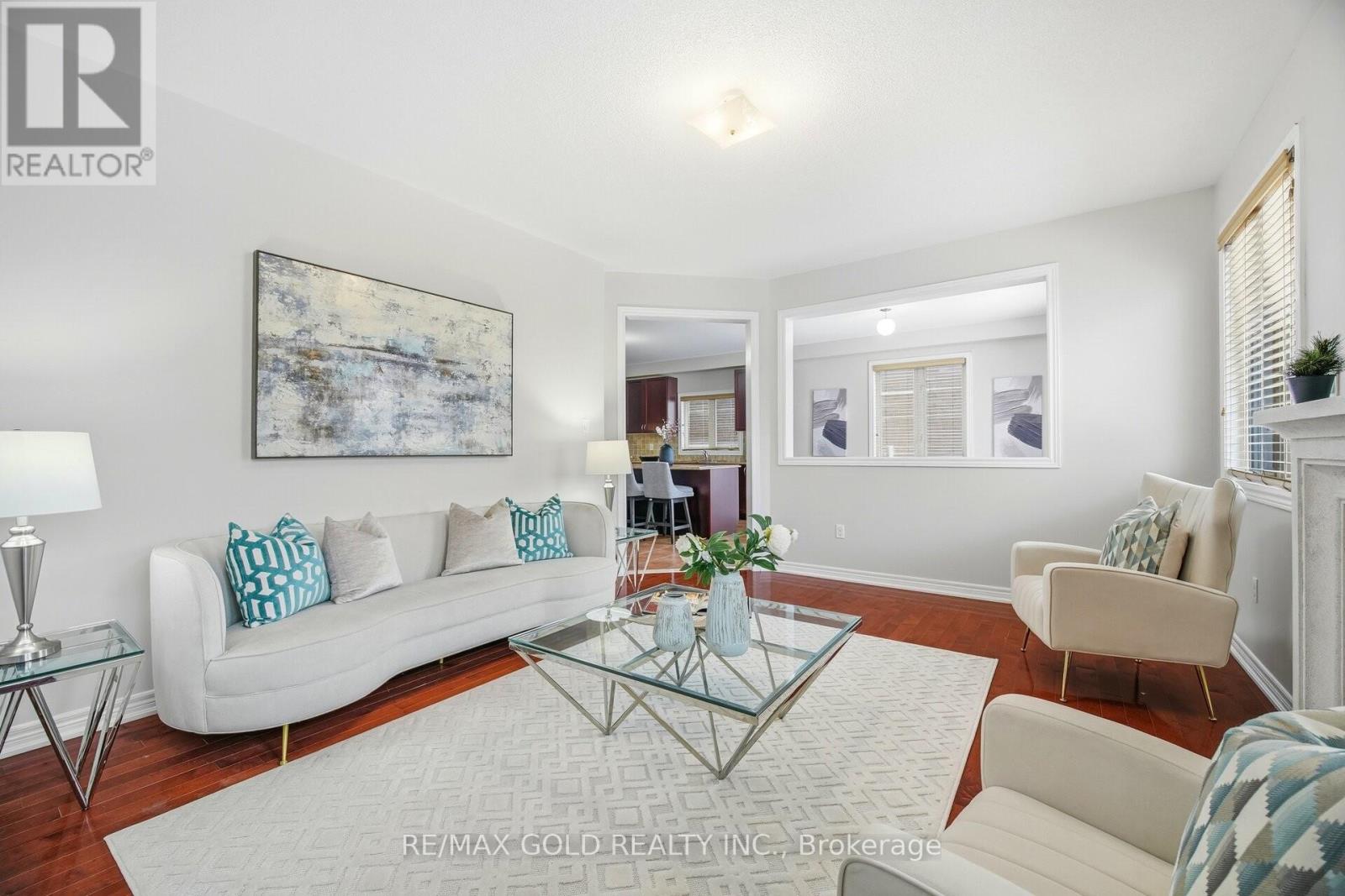 27 Drummondville Drive, Brampton, Ontario  L6P 3S5 - Photo 13 - W12662148