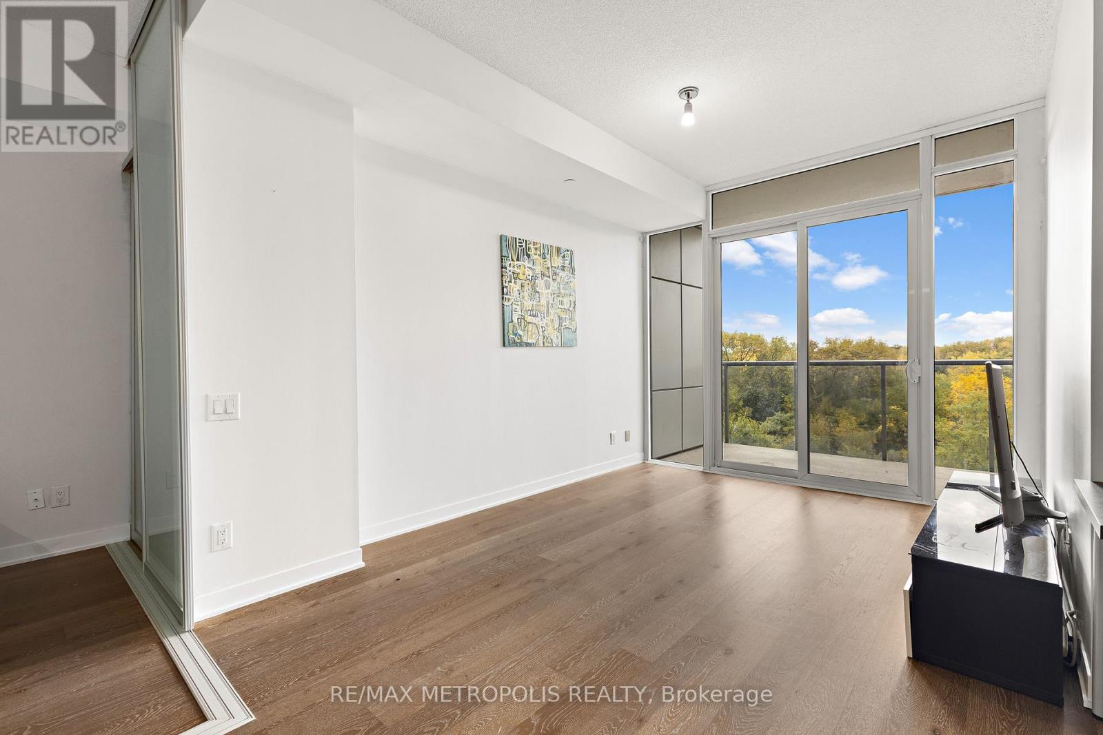 302 - 88 Park Lawn Road, Toronto (Mimico), Ontario  M8Y 0B6 - Photo 12 - W12662150