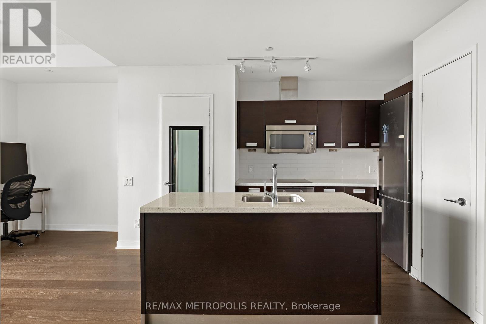 302 - 88 Park Lawn Road, Toronto (Mimico), Ontario  M8Y 0B6 - Photo 19 - W12662150