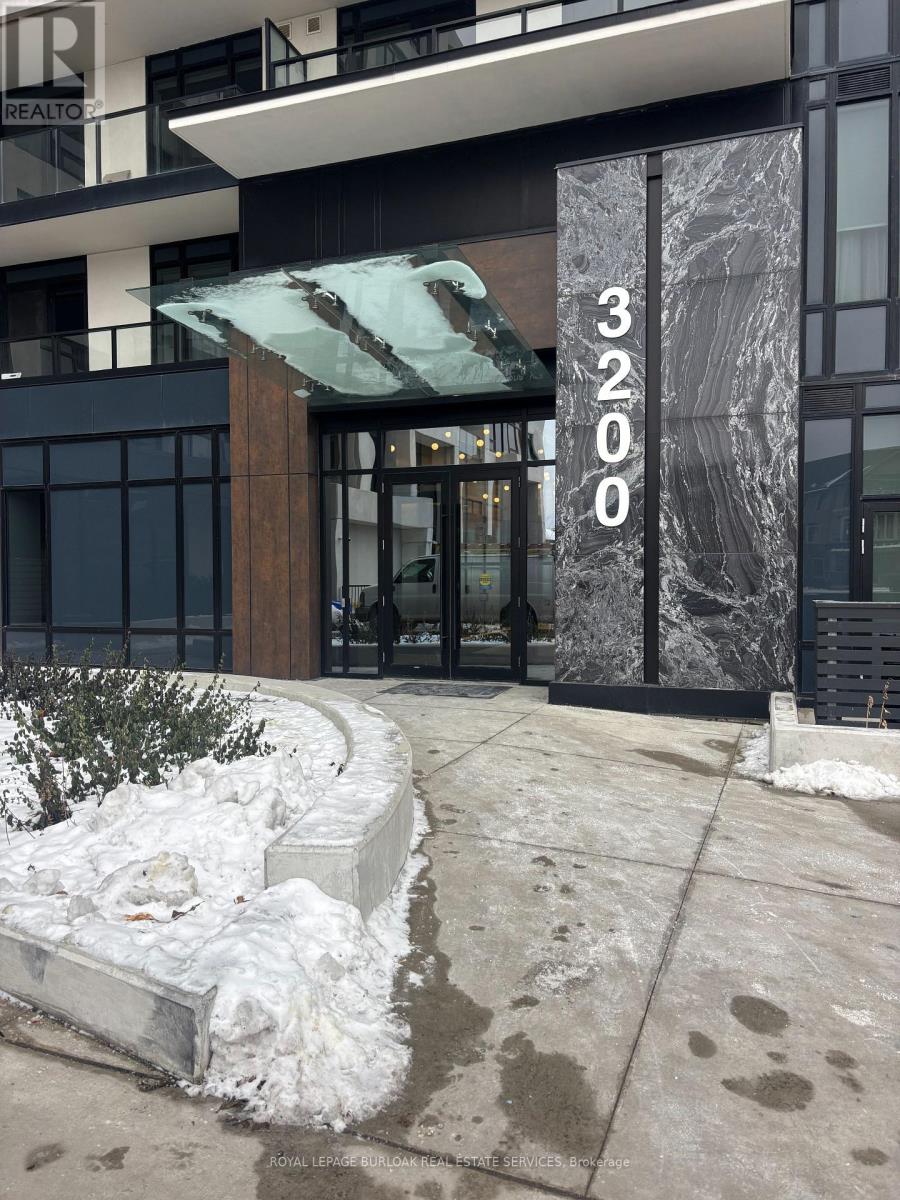 426 - 3200 William Coltson Avenue, Oakville, Ontario  L6H 7W6 - Photo 3 - W12662166