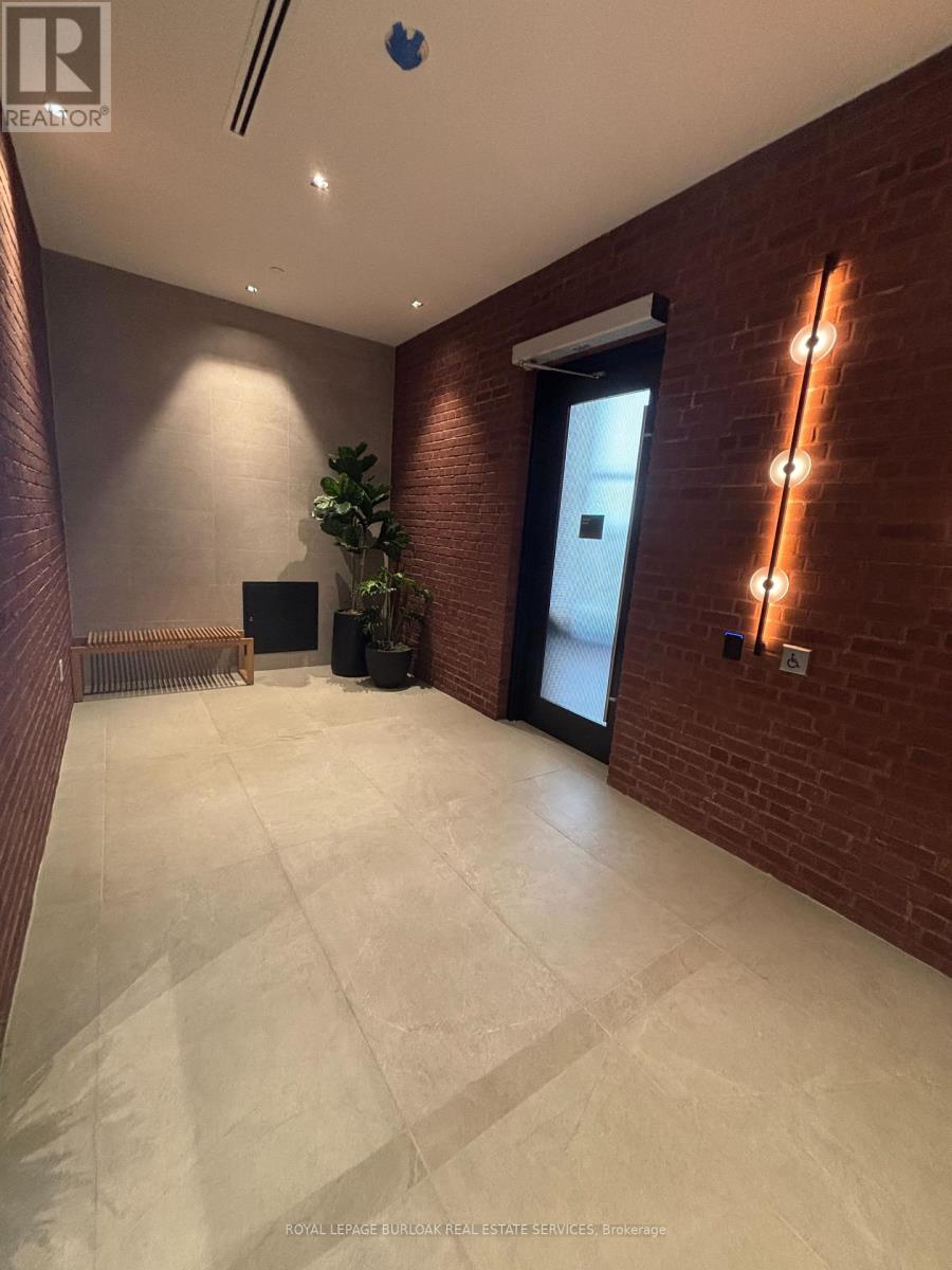 426 - 3200 William Coltson Avenue, Oakville, Ontario  L6H 7W6 - Photo 5 - W12662166