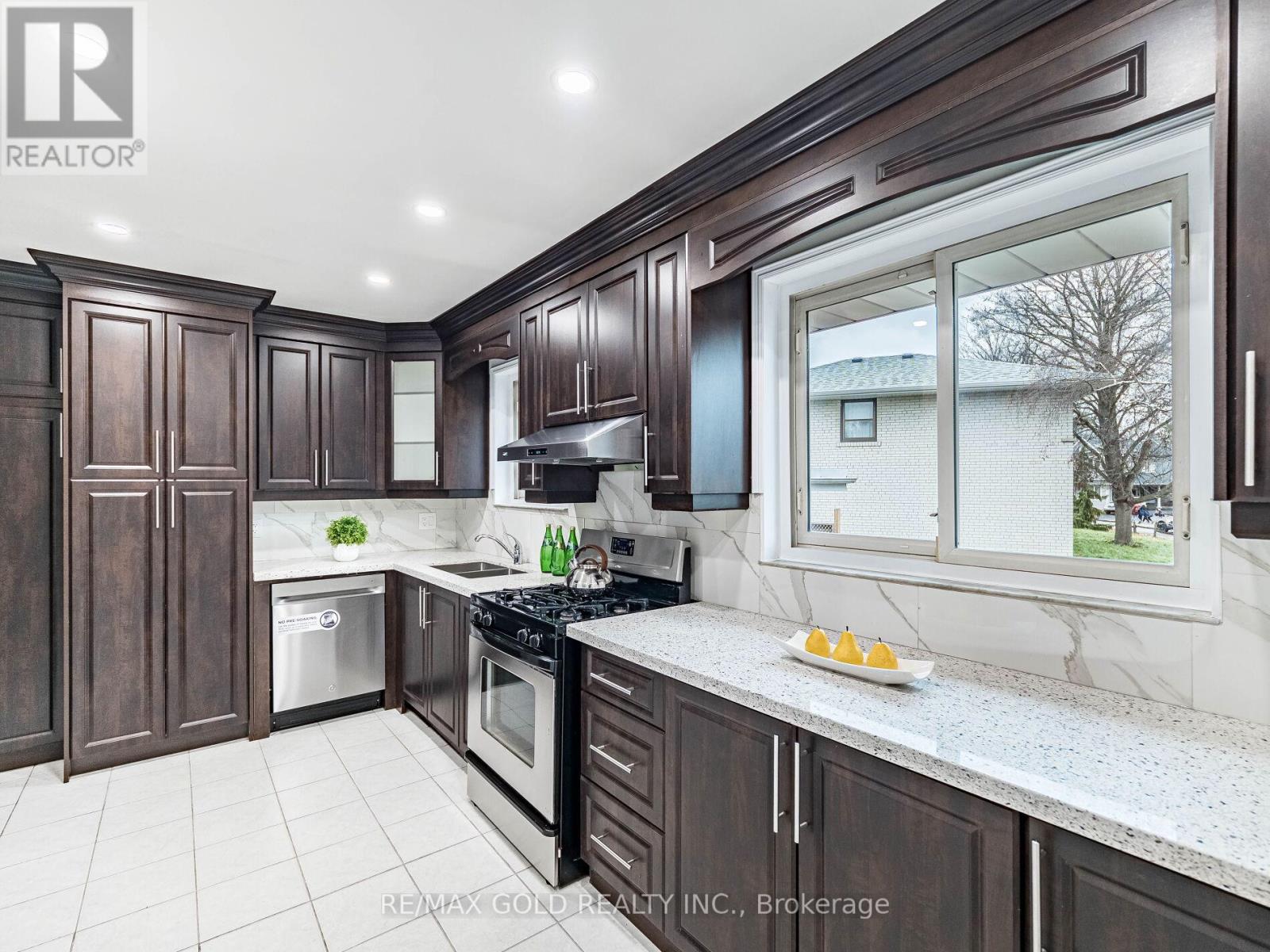 179 Elizabeth Street S, Brampton, Ontario  L6Y 1R8 - Photo 13 - W12662170