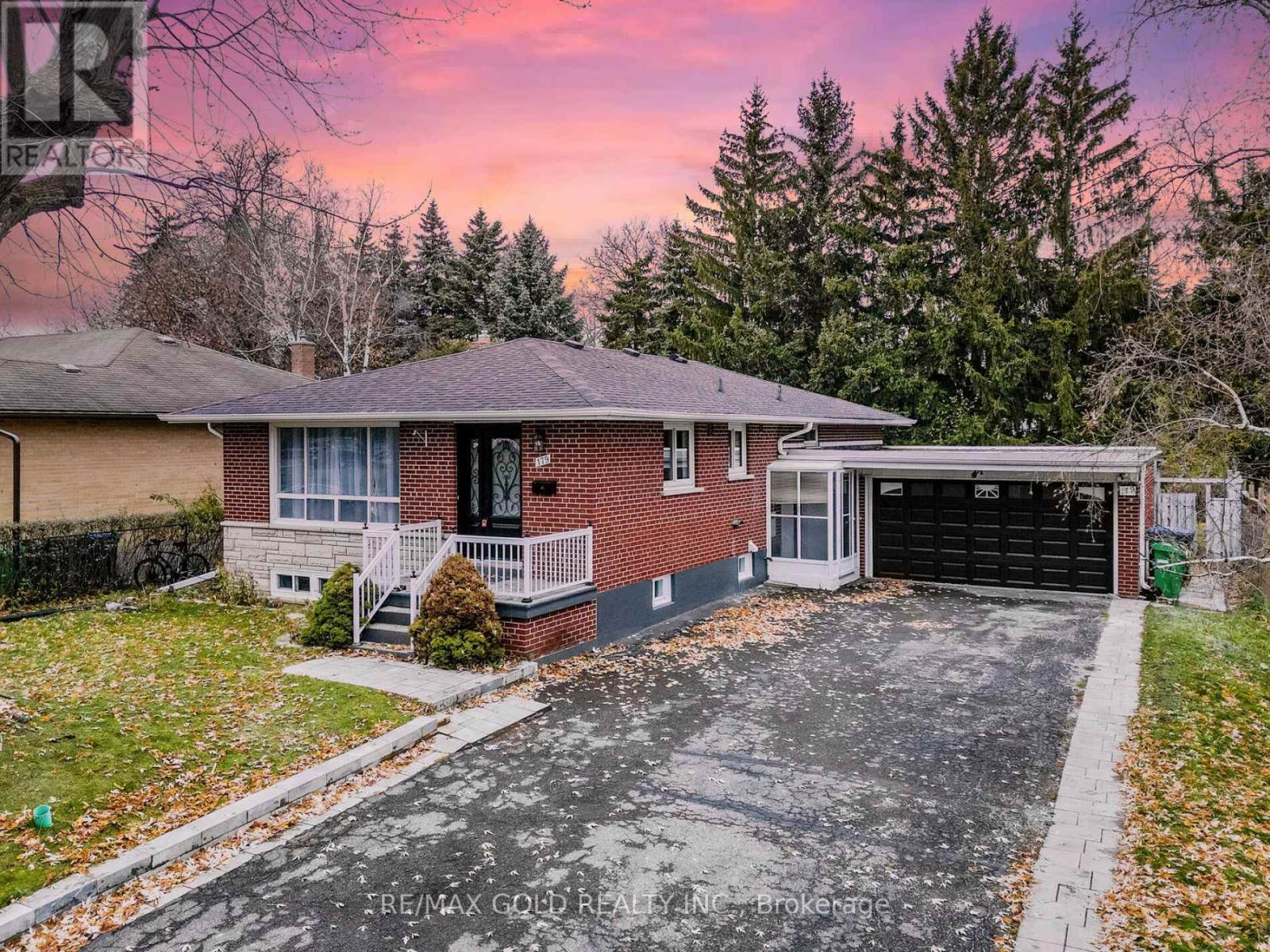 179 Elizabeth Street S, Brampton, Ontario  L6Y 1R8 - Photo 2 - W12662170