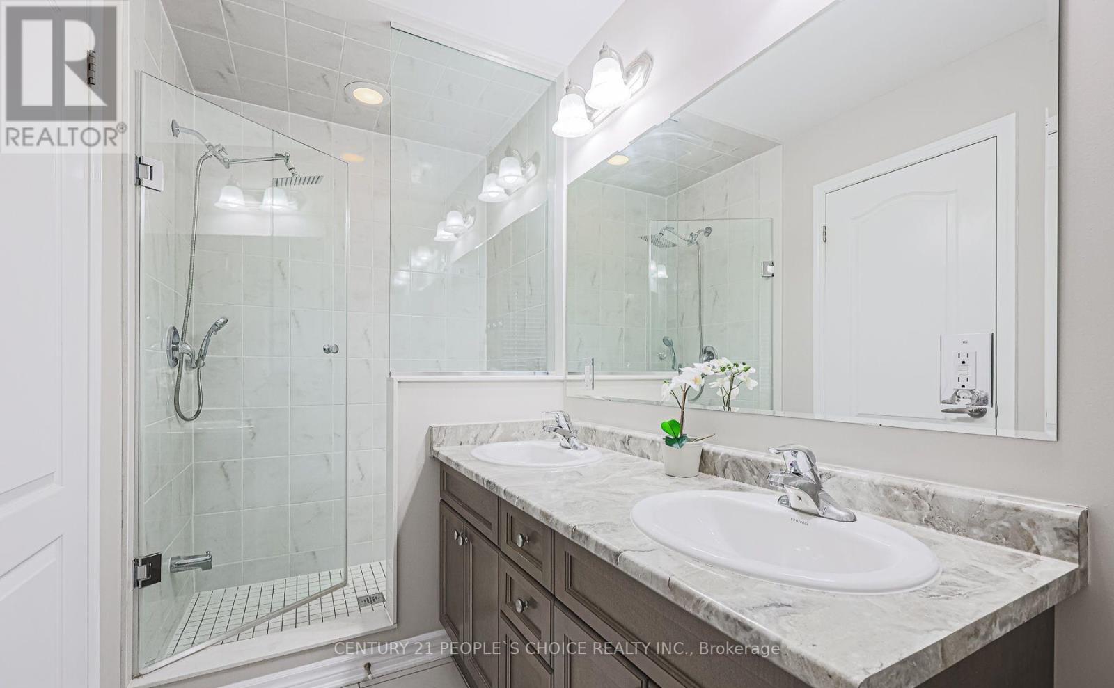 Upper - 565 Edenbrook Hill Drive, Brampton (Northwest Brampton), Ontario  L7C 3H1 - Photo 11 - W12662174