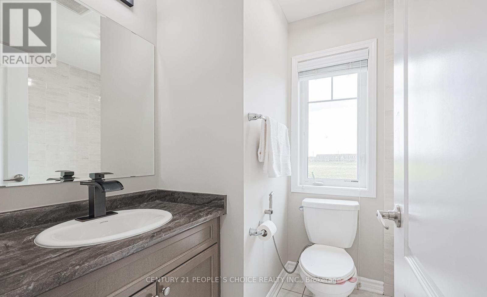 Upper - 565 Edenbrook Hill Drive, Brampton (Northwest Brampton), Ontario  L7C 3H1 - Photo 16 - W12662174