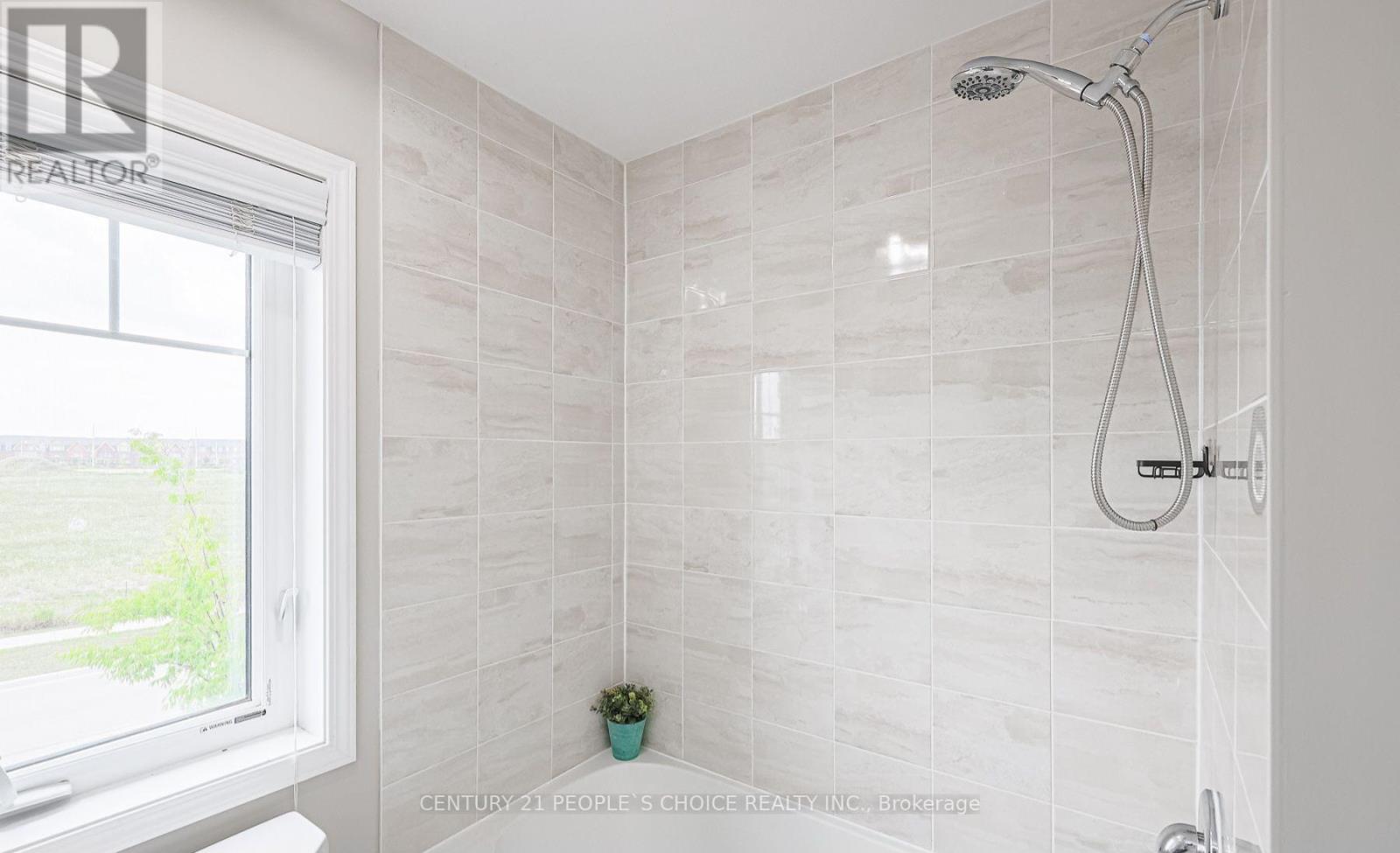 Upper - 565 Edenbrook Hill Drive, Brampton (Northwest Brampton), Ontario  L7C 3H1 - Photo 18 - W12662174