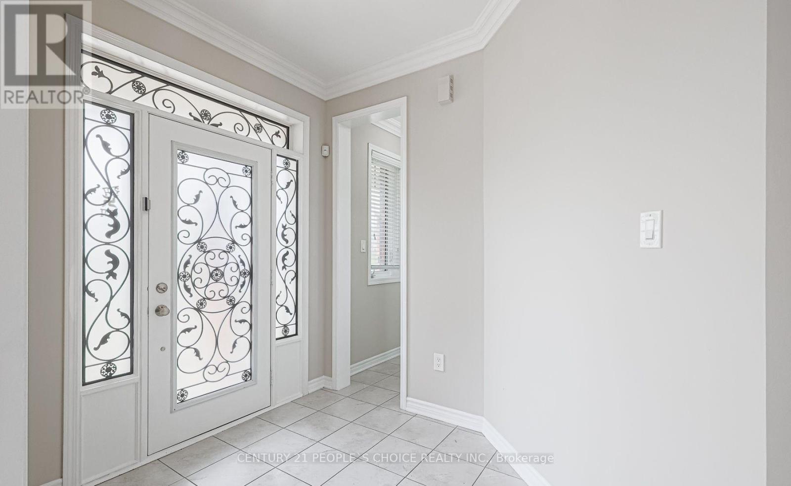 Upper - 565 Edenbrook Hill Drive, Brampton (Northwest Brampton), Ontario  L7C 3H1 - Photo 3 - W12662174