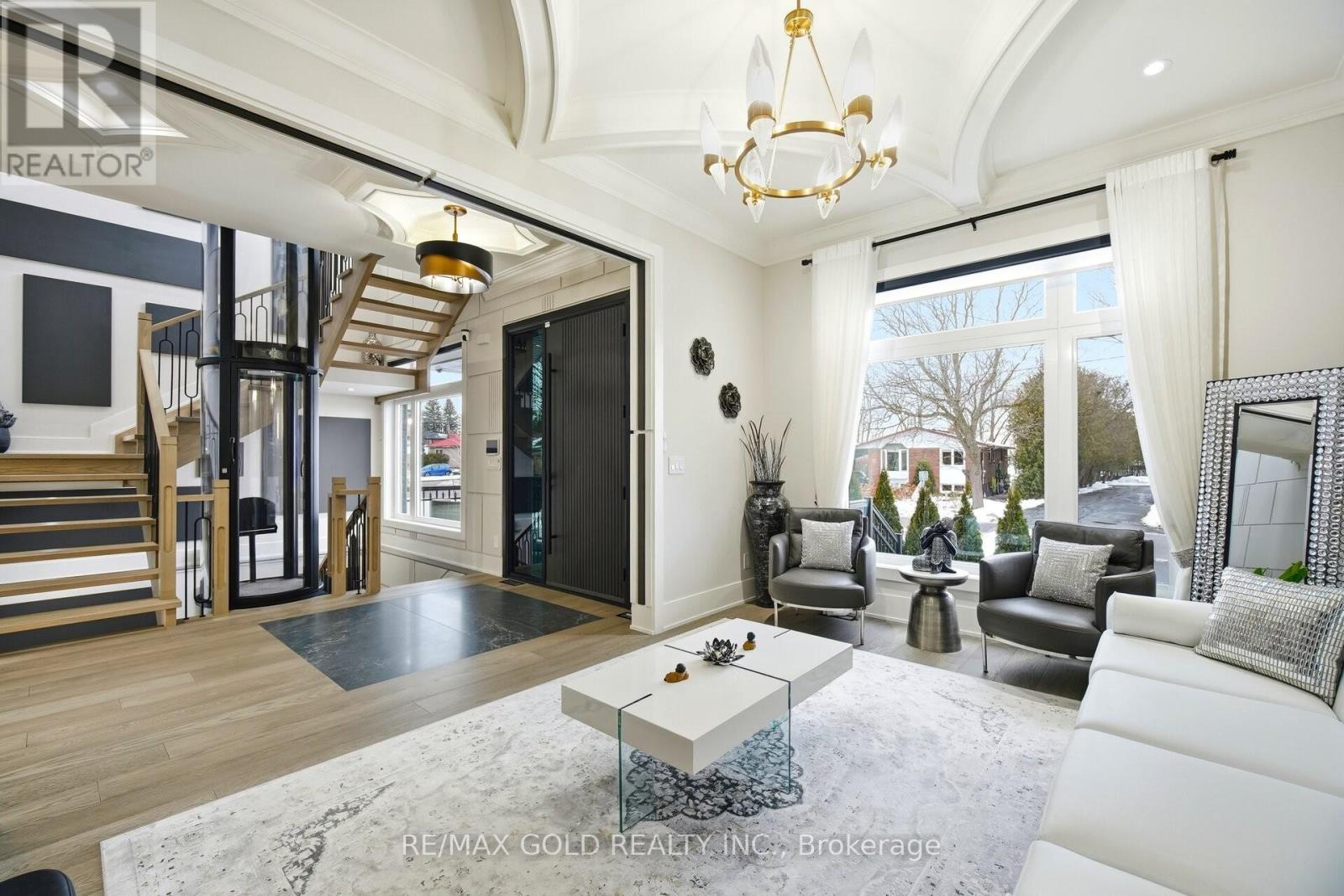 28 William Street, Caledon, Ontario  L7E 4V2 - Photo 3 - W12662194