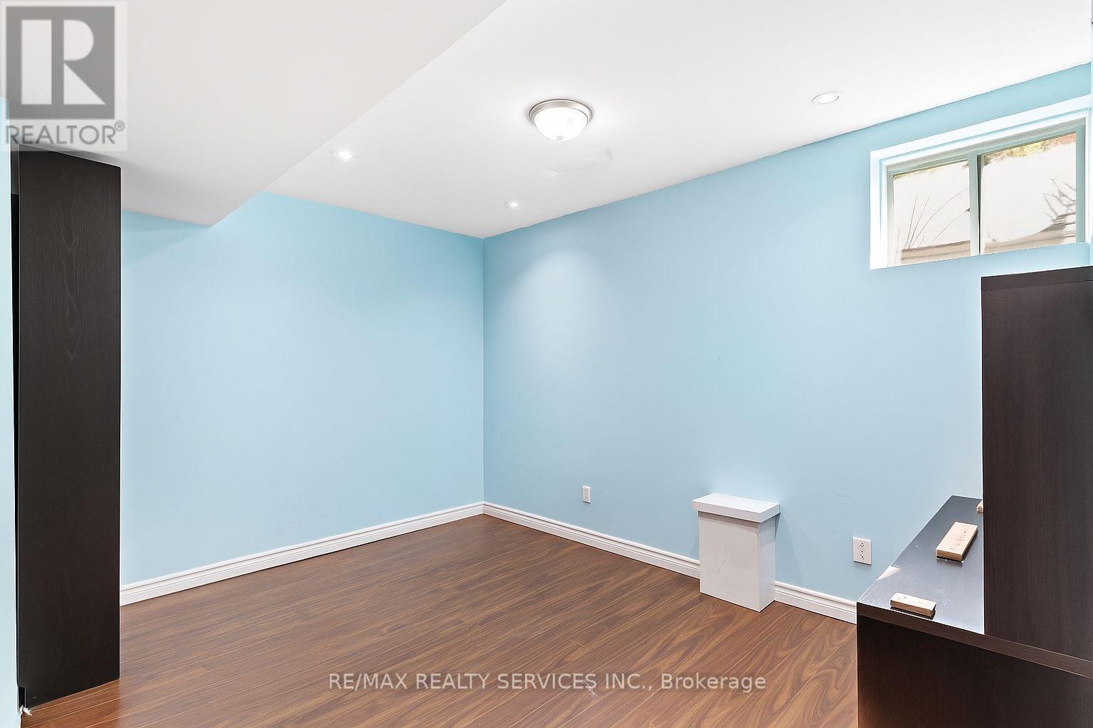 Bsmt - 524 Attenborough Terrace N, Milton, Ontario  L9T 8H5 - Photo 14 - W12662216