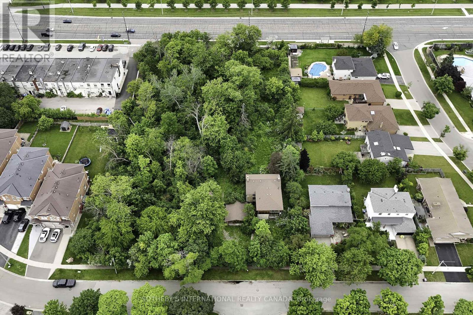 1050 Burnhamthorpe Road E, Mississauga, Ontario  L4Y 2X6 - Photo 1 - W12662218