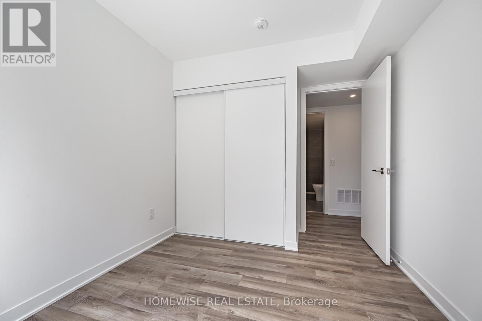 Th8 - 20 Ed Clark Gardens, Toronto (Weston-Pellam Park), Ontario  M6N 0B5 - Photo 14 - W12662234