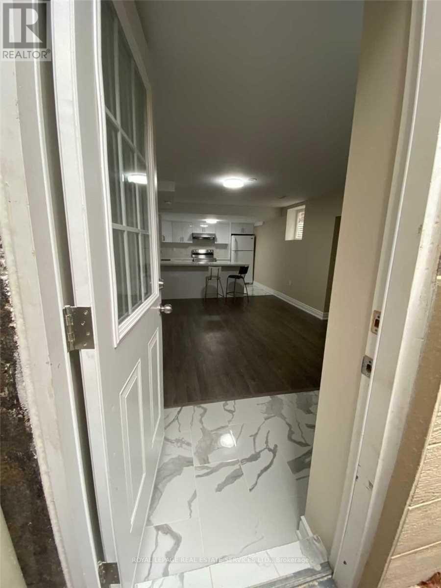 Lower - 4127 Loyalist Drive, Mississauga, Ontario  L5L 3X7 - Photo 2 - W12662258