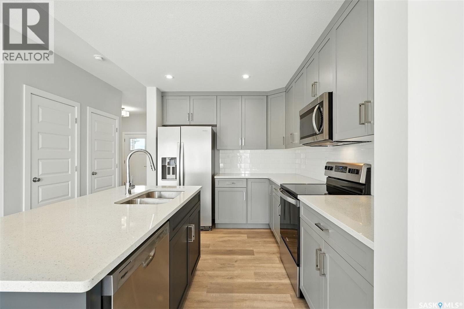 532 Myles Heidt Manor, Saskatoon, Saskatchewan  S7W 0Z4 - Photo 3 - SK026106