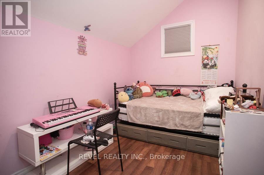 129 Peel Street, Brantford, Ontario  N3S 5M6 - Photo 11 - X12662262