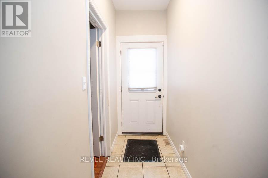 129 Peel Street, Brantford, Ontario  N3S 5M6 - Photo 3 - X12662262