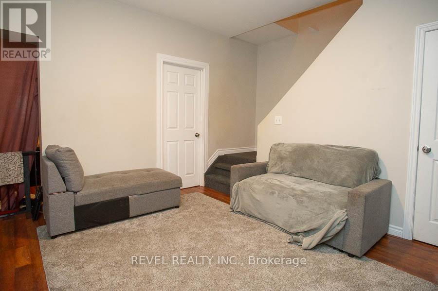 129 Peel Street, Brantford, Ontario  N3S 5M6 - Photo 4 - X12662262