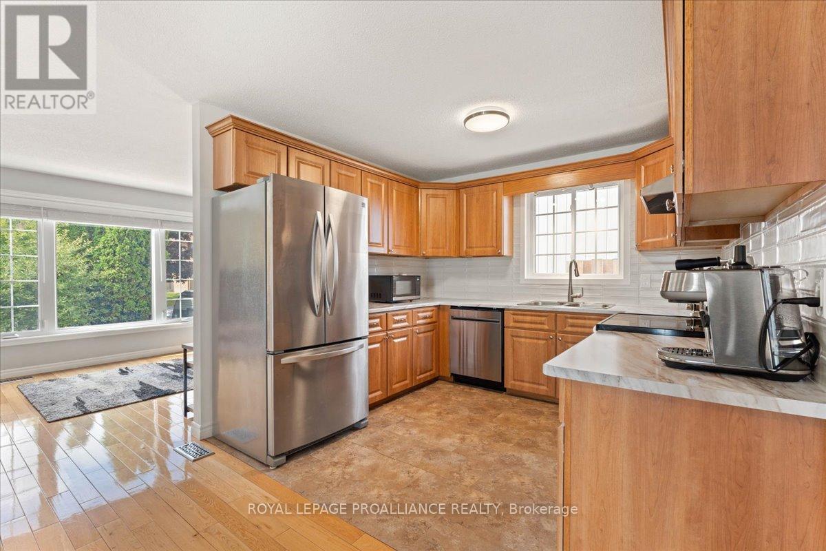 19 Fleming Road, Quinte West (Trenton Ward), Ontario  K8V 6P6 - Photo 15 - X12662466