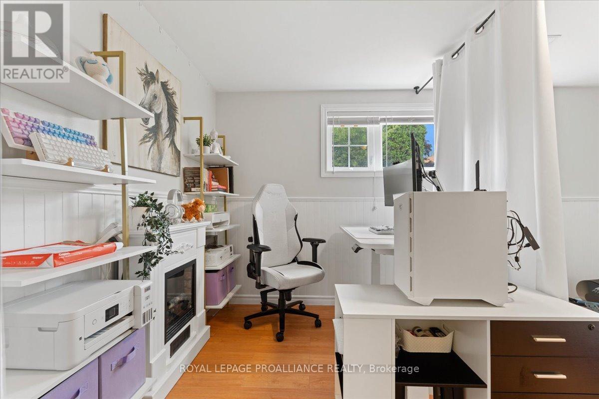 19 Fleming Road, Quinte West (Trenton Ward), Ontario  K8V 6P6 - Photo 25 - X12662466