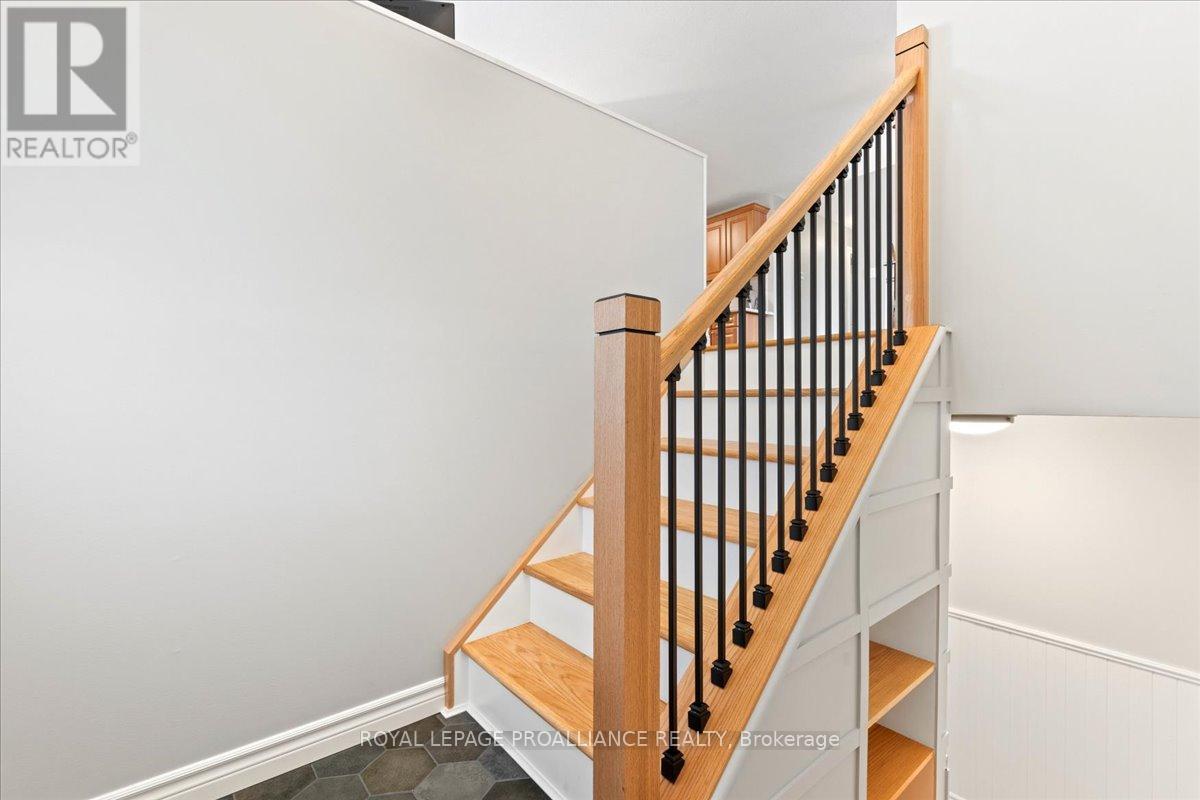 19 Fleming Road, Quinte West (Trenton Ward), Ontario  K8V 6P6 - Photo 3 - X12662466