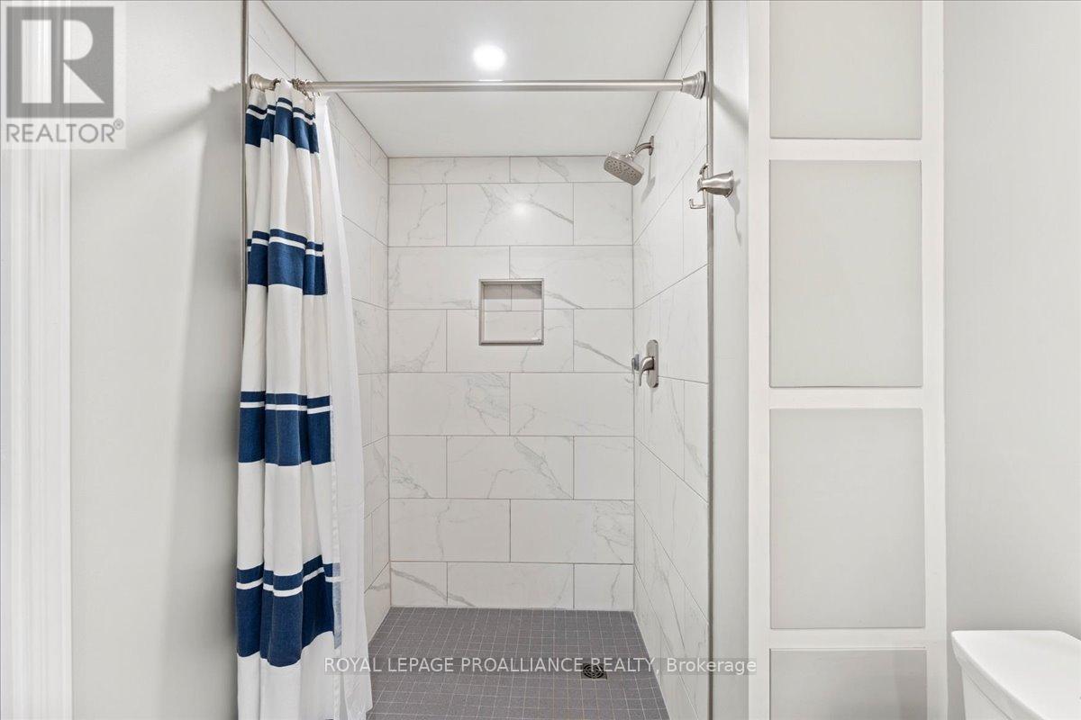 19 Fleming Road, Quinte West (Trenton Ward), Ontario  K8V 6P6 - Photo 31 - X12662466