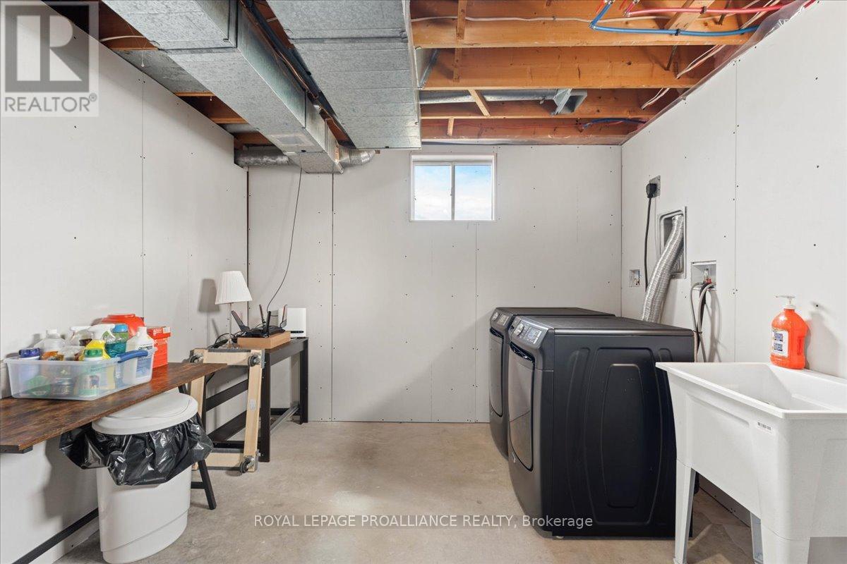 19 Fleming Road, Quinte West (Trenton Ward), Ontario  K8V 6P6 - Photo 33 - X12662466