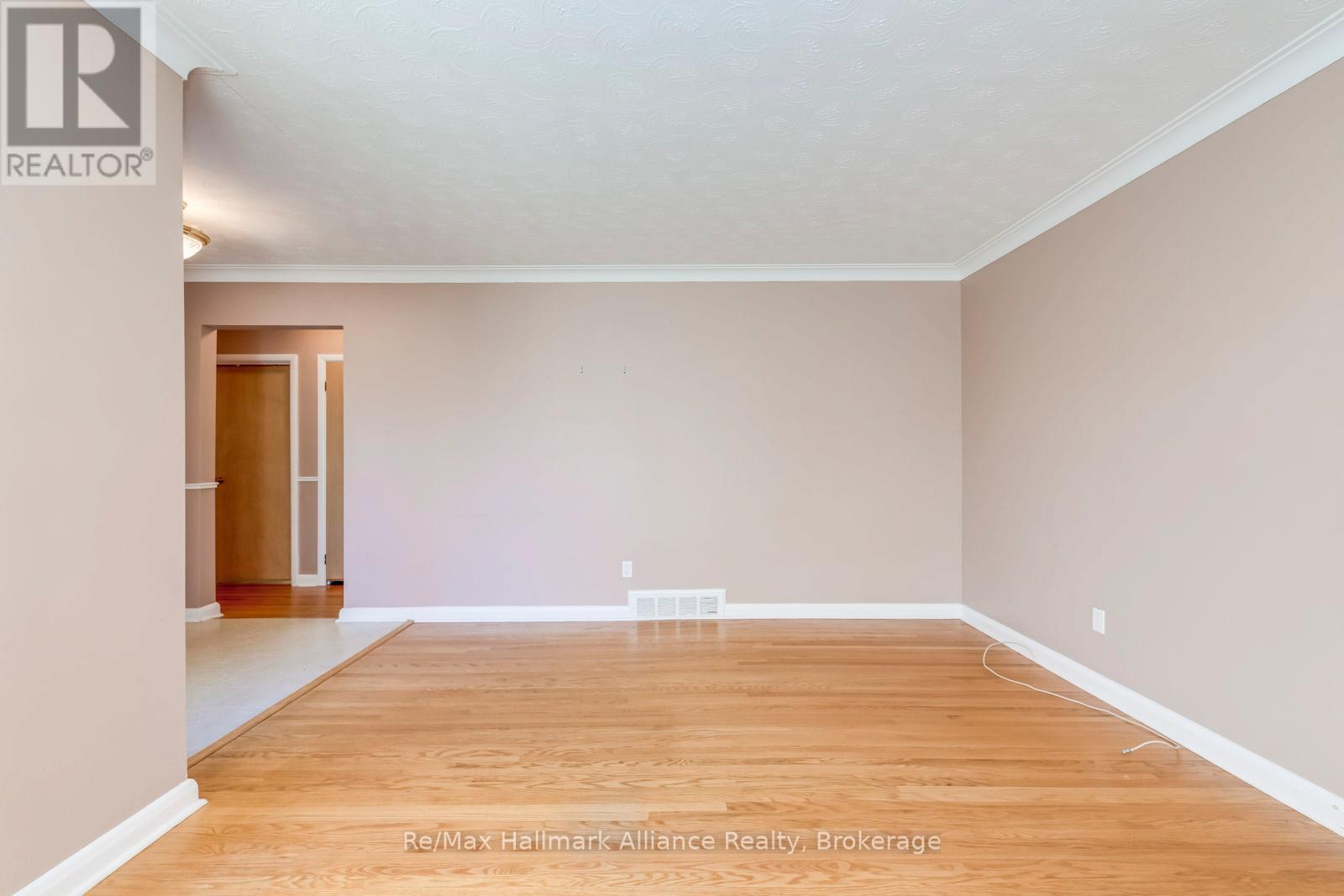 281 Savoy Crescent, Oakville, Ontario  L6L 1Y2 - Photo 11 - W12662556