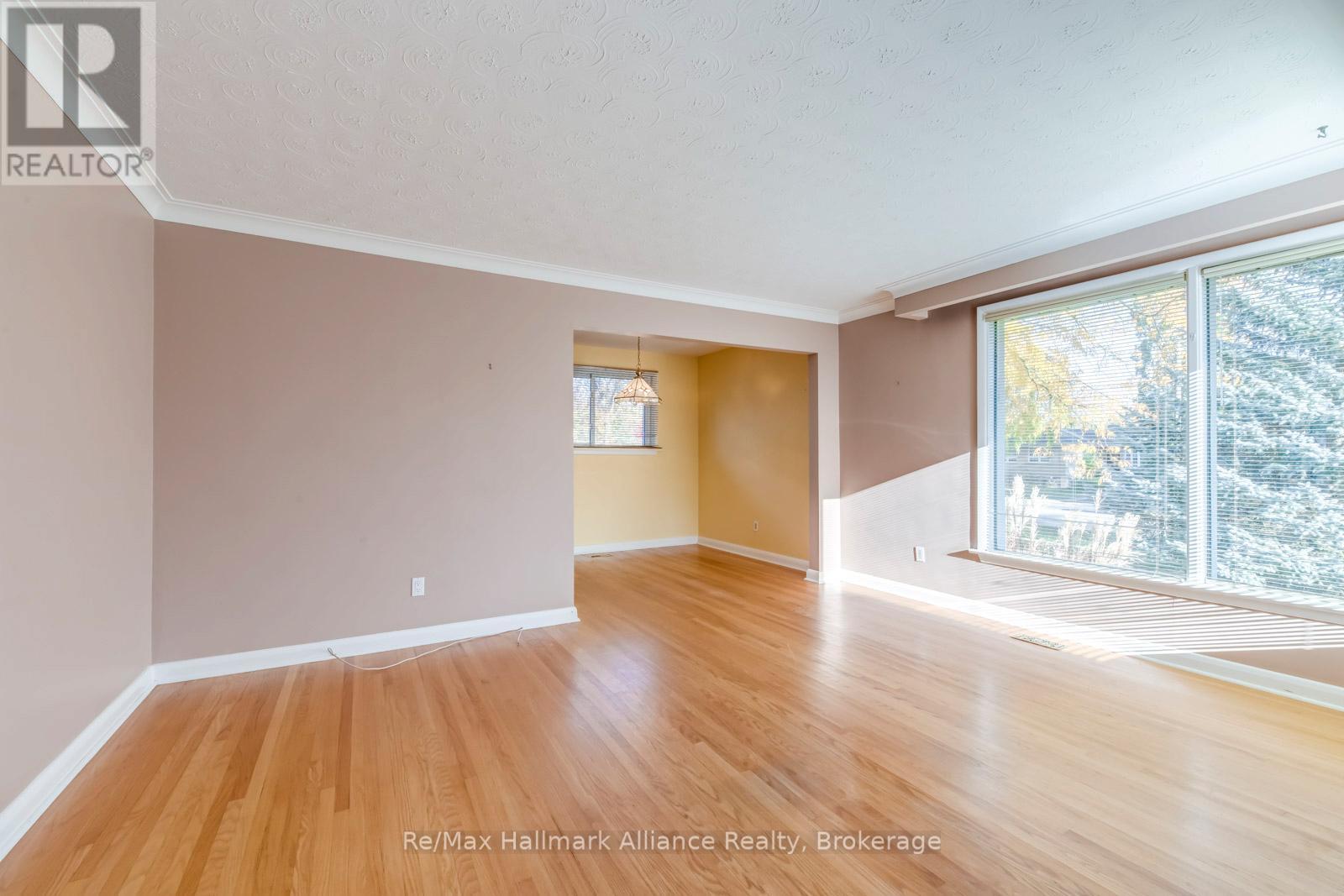 281 Savoy Crescent, Oakville, Ontario  L6L 1Y2 - Photo 10 - W12662556