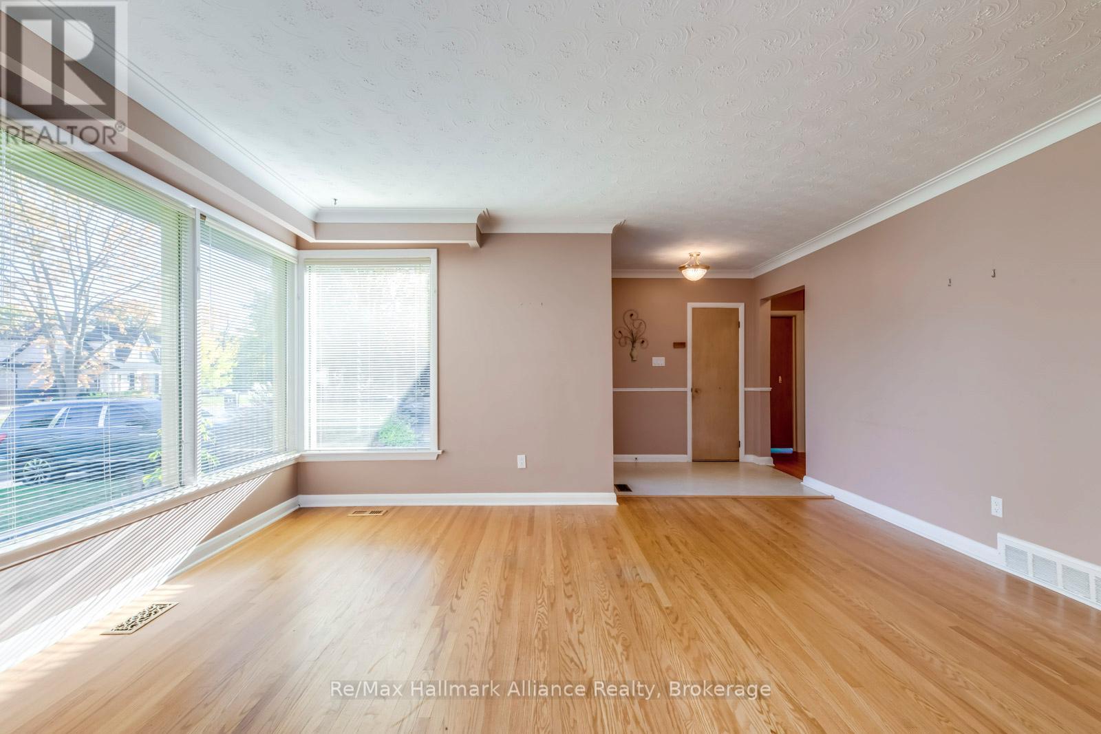 281 Savoy Crescent, Oakville, Ontario  L6L 1Y2 - Photo 13 - W12662556