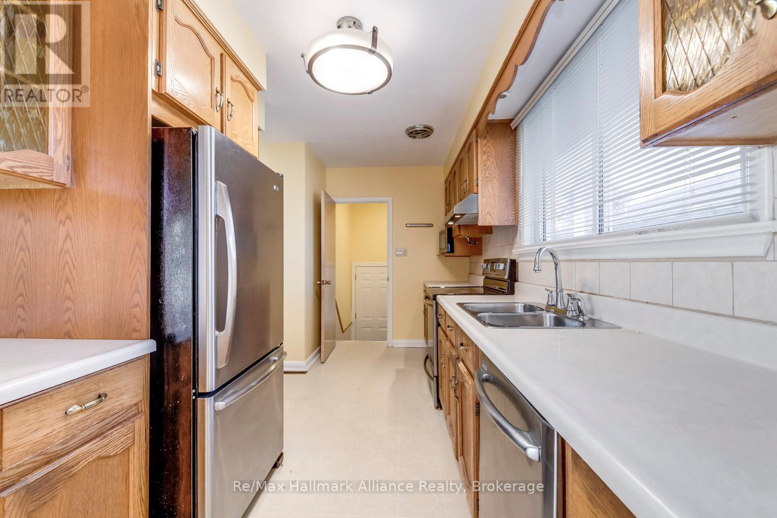 281 Savoy Crescent, Oakville, Ontario  L6L 1Y2 - Photo 16 - W12662556