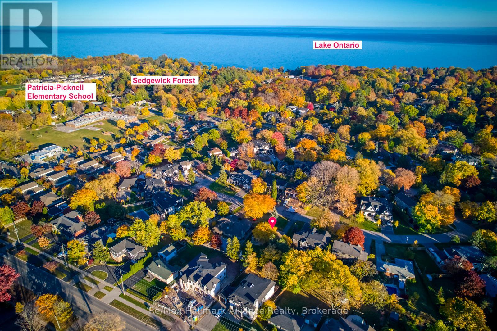 281 Savoy Crescent, Oakville, Ontario  L6L 1Y2 - Photo 4 - W12662556