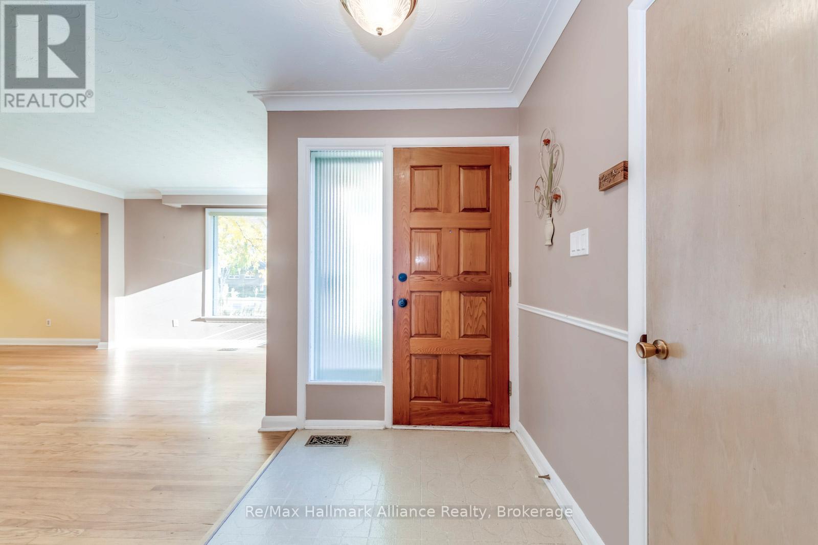 281 Savoy Crescent, Oakville, Ontario  L6L 1Y2 - Photo 8 - W12662556