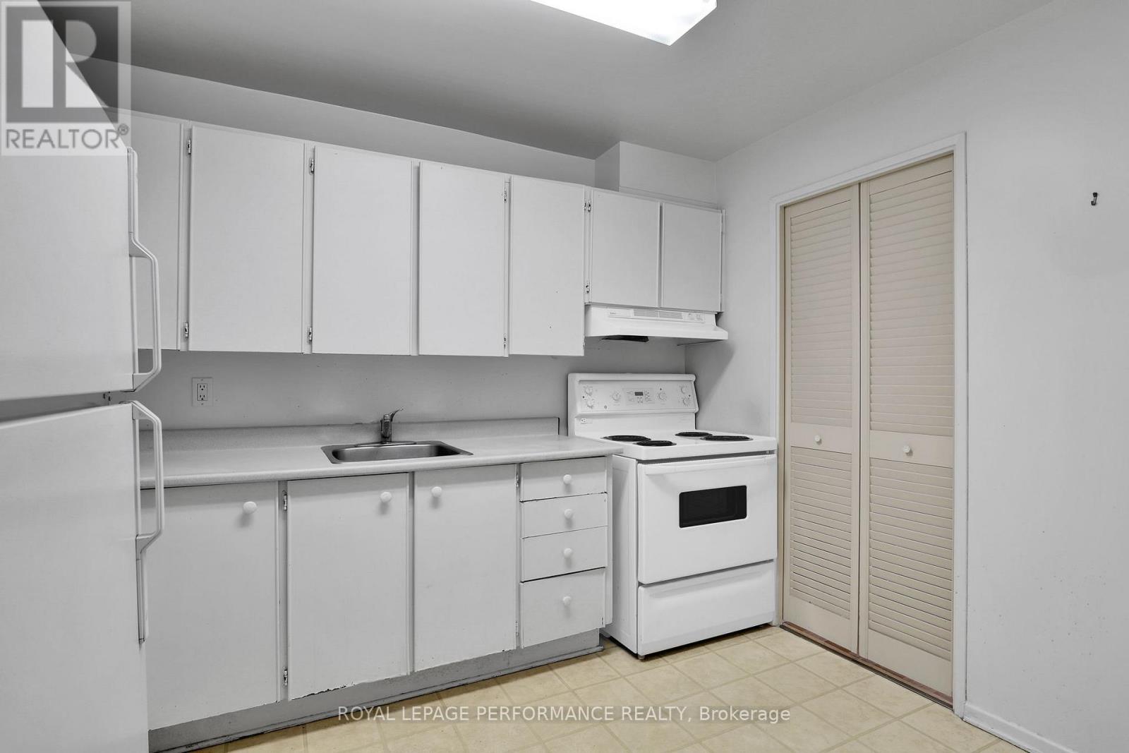 708 - 265 Poulin Avenue, Ottawa, Ontario  K2P 7Y8 - Photo 11 - X12662378