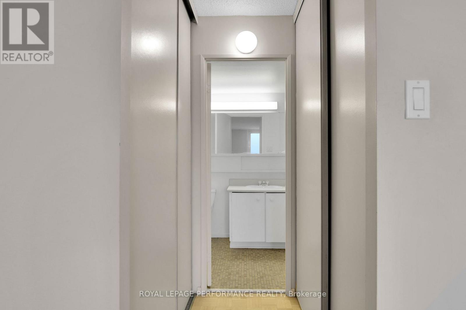 708 - 265 Poulin Avenue, Ottawa, Ontario  K2P 7Y8 - Photo 17 - X12662378