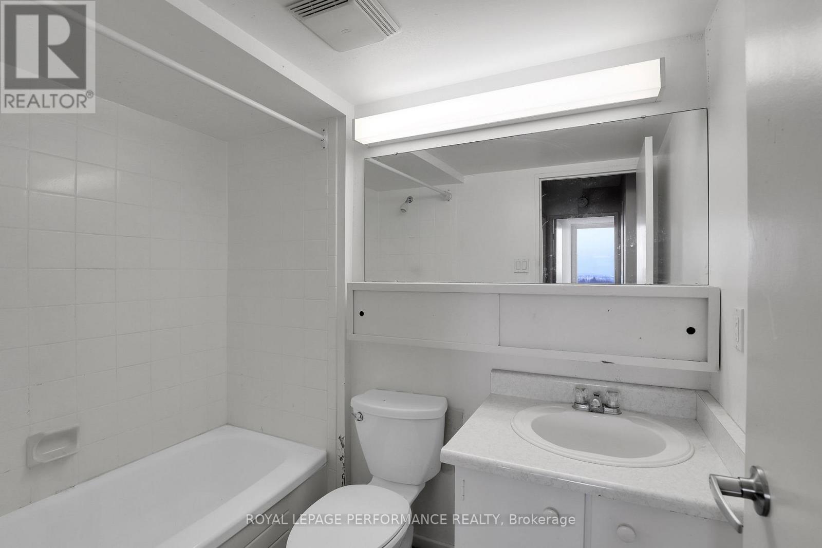 708 - 265 Poulin Avenue, Ottawa, Ontario  K2P 7Y8 - Photo 18 - X12662378