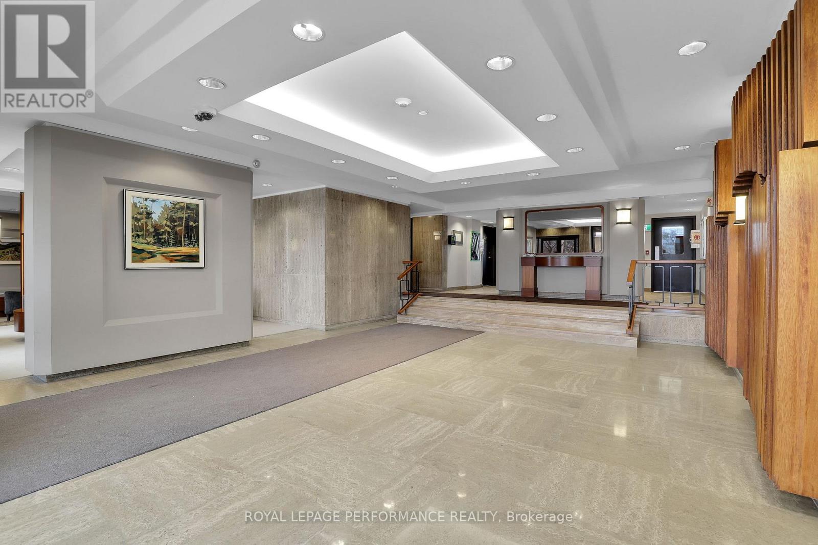 708 - 265 Poulin Avenue, Ottawa, Ontario  K2P 7Y8 - Photo 3 - X12662378