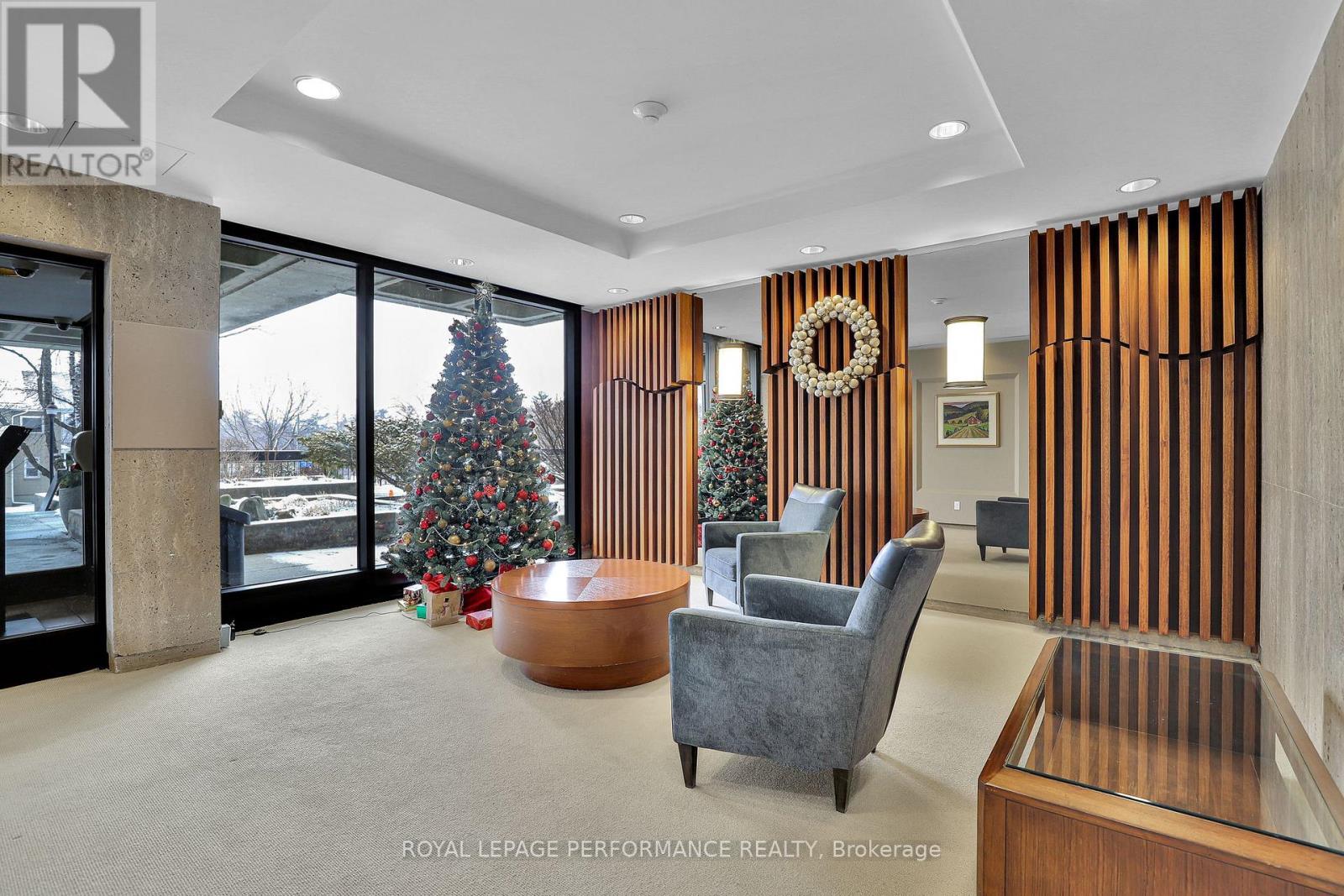 708 - 265 Poulin Avenue, Ottawa, Ontario  K2P 7Y8 - Photo 4 - X12662378