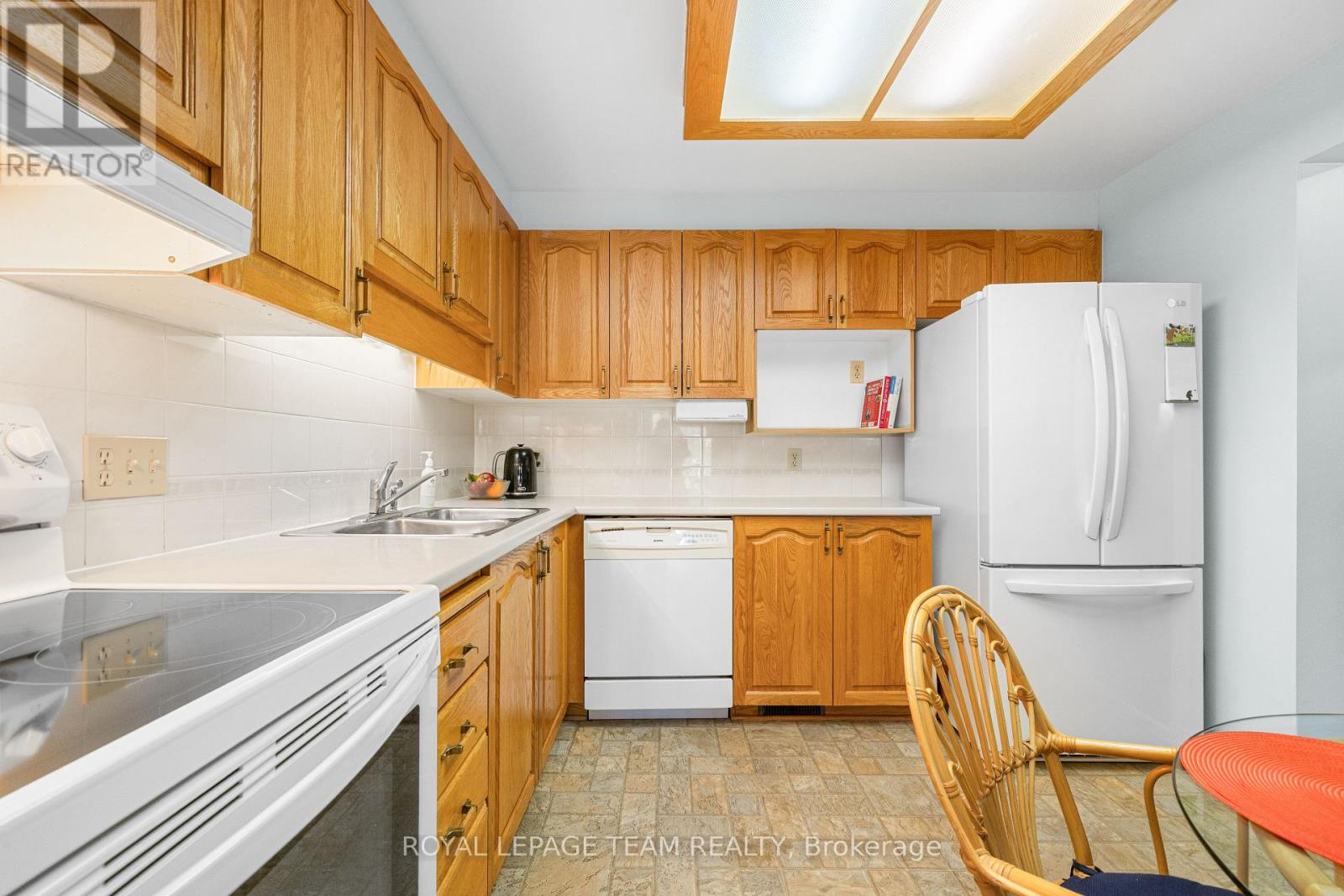 31 - 68 Grandcourt Drive, Ottawa, Ontario  K2G 5W9 - Photo 10 - X12662434