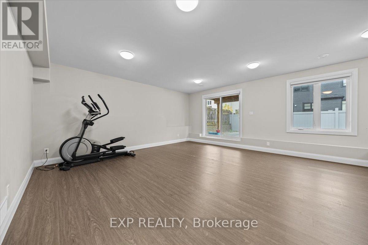 348 Abbeydale Circle, Ottawa, Ontario  K2K 0E9 - Photo 36 - X12662442