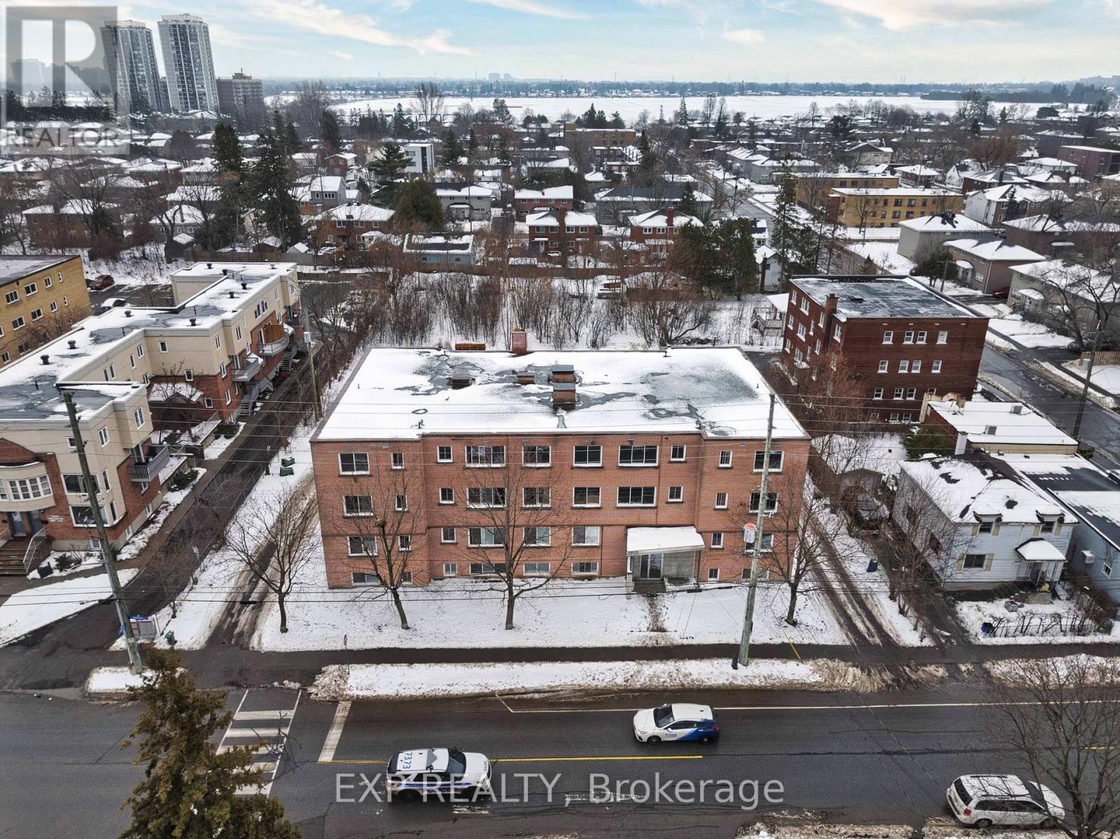 1216 Shillington Avenue, Ottawa, Ontario K1Z 7Z4 - Photo 2 - X12662456