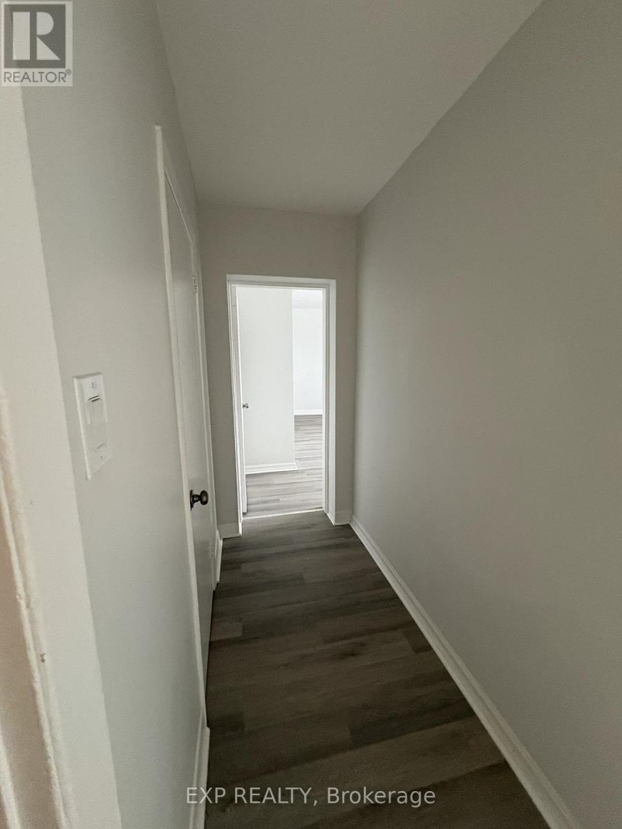 1216 Shillington Avenue, Ottawa, Ontario K1Z 7Z4 - Photo 8 - X12662456